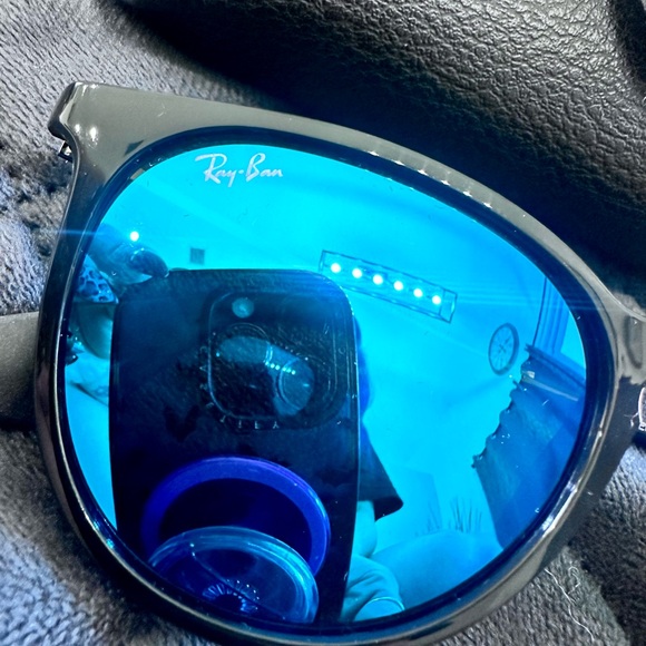 Ray-Ban Erika Black Sunglasses with Blue Mirrored Lenses LIKE NEW - Picture 4 of 8